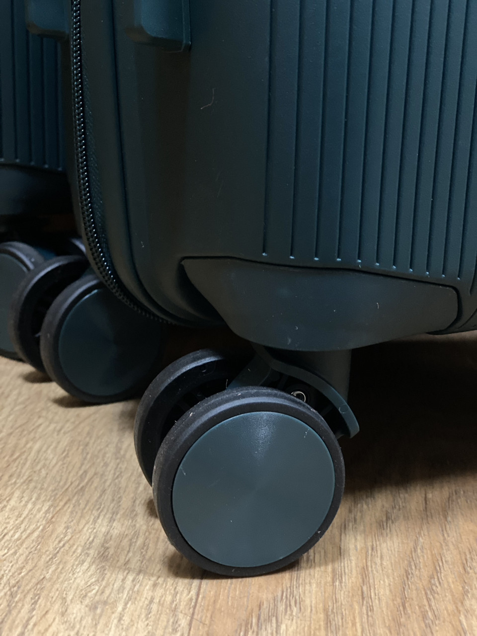 Дорожня маленька S поліпропіленова валіза на 4 колесах бутылка (OR) — изображение 7